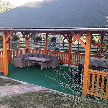 Hegyalja Vendeghaz Apartment