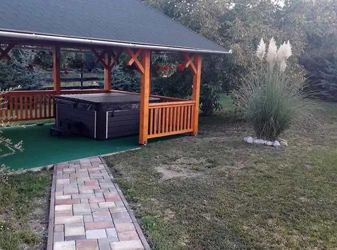 Hegyalja Vendeghaz Апартаменты